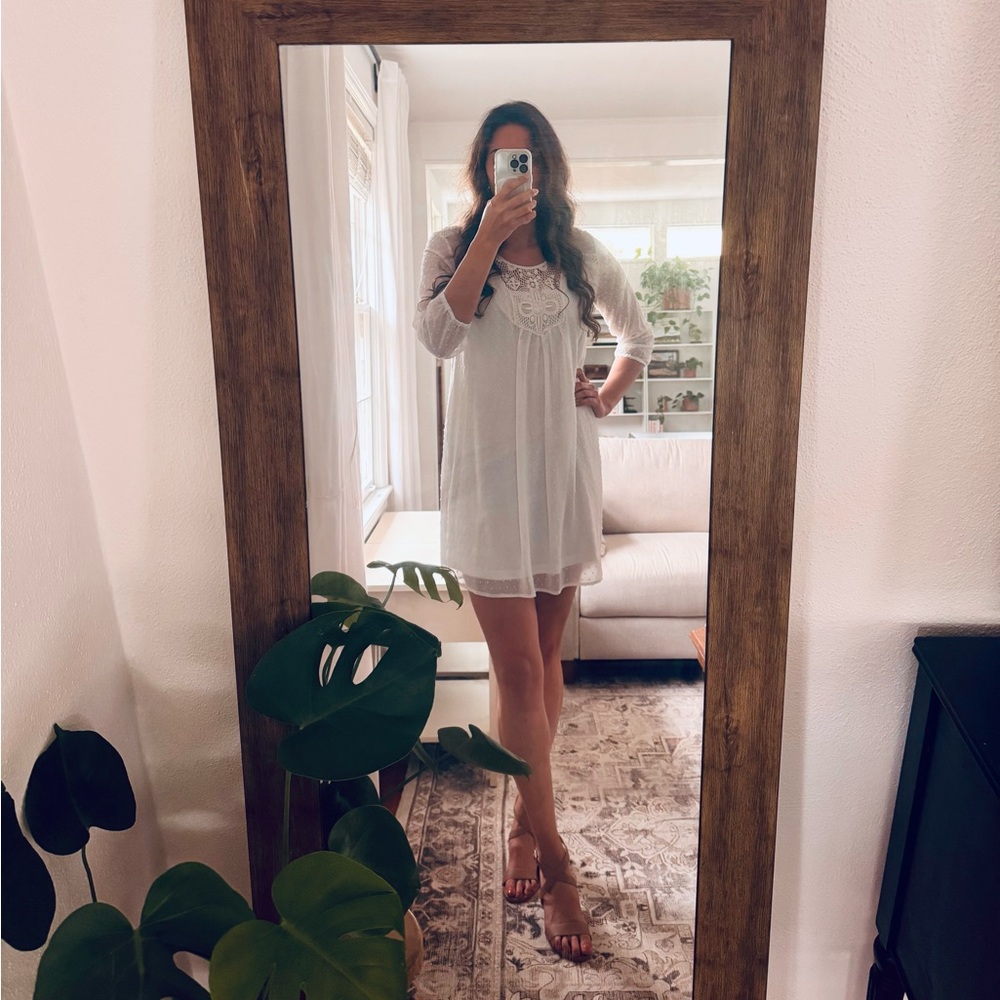 Elegant White Lace Detailed Dress
